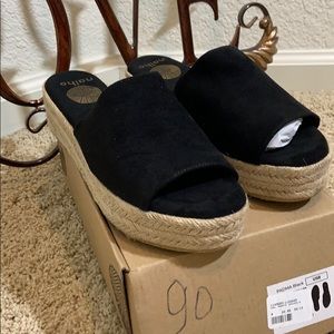Brand new slipper espadrilles in suede!